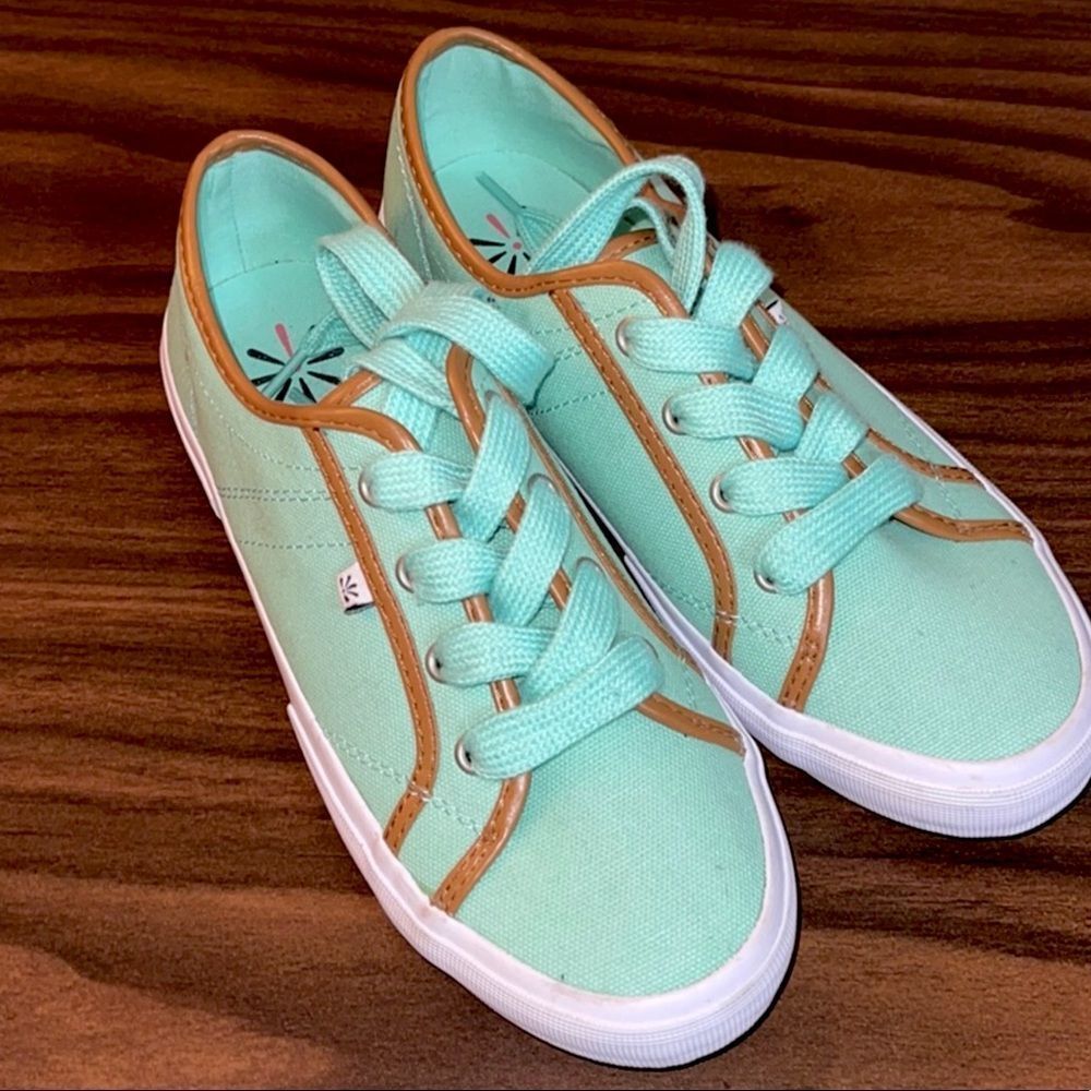 Isaac Mizrahi Sneakers - Picture 3 of 3